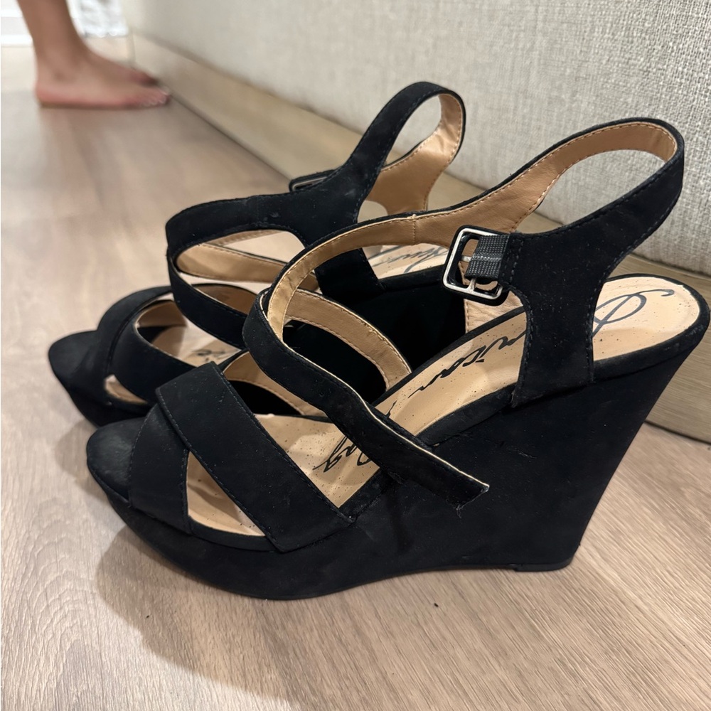 Elegant Black Wedge Sandals